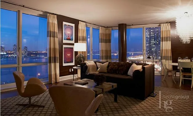 Rented by Hecht Group | media 49