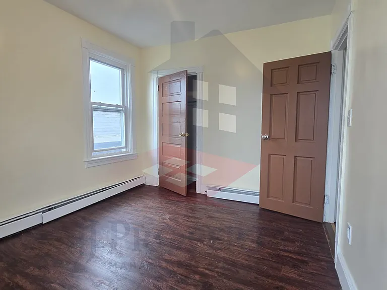 129 Magill St — Photo 12