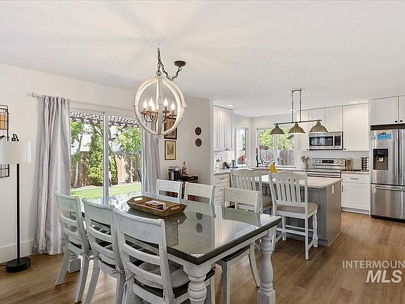 4th image of 10022 W Portola Dr