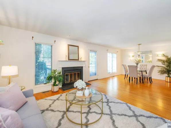 76 Birch Ln, Wayne, NJ 07470