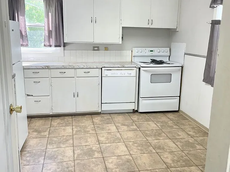 924 12th St S — Photo 3