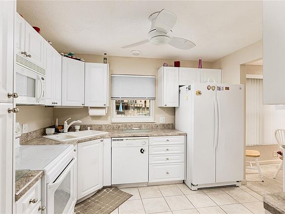 4th image of 102 Cedarwood Cir #102