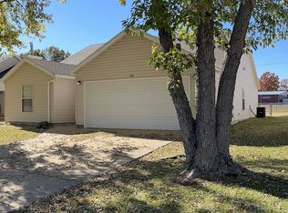 897 Timber Ridge Dr, Nixa, MO 65714