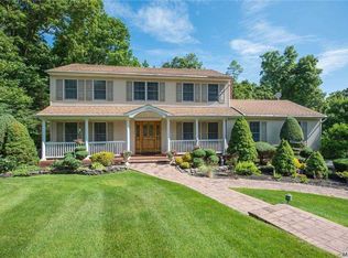 23 Green Knoll Ct, Northport, NY 11768