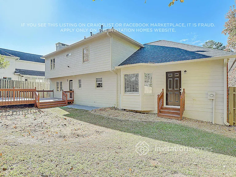 747 Edgewater Ln NW — Photo 24