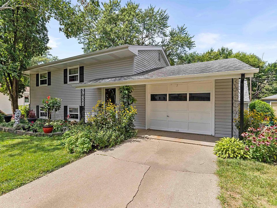 1st image of 2327 Winnetka Dr