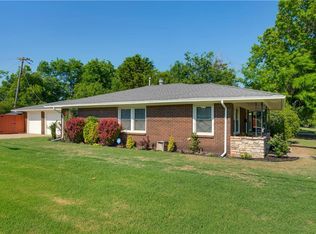 2100 Carlton Way, The Village, OK 73120