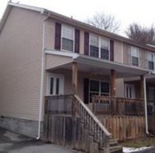9857 New Hope Rd, Bluefield, WV, 24701