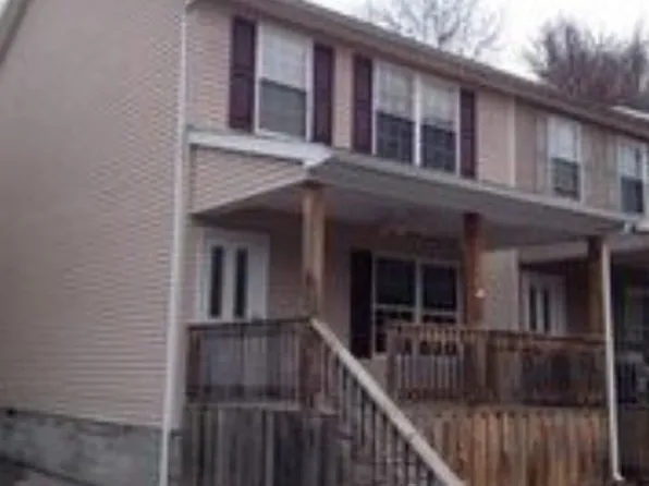 9857 New Hope Rd, Bluefield, WV 24701