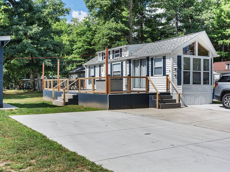 1st image of 112 Wood Haven Dr #30