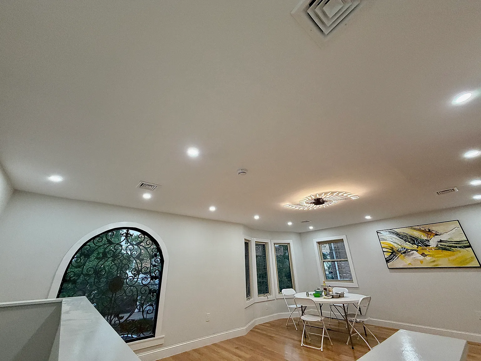 4 bed, 1350 sqft, $4,000 — Photo 3
