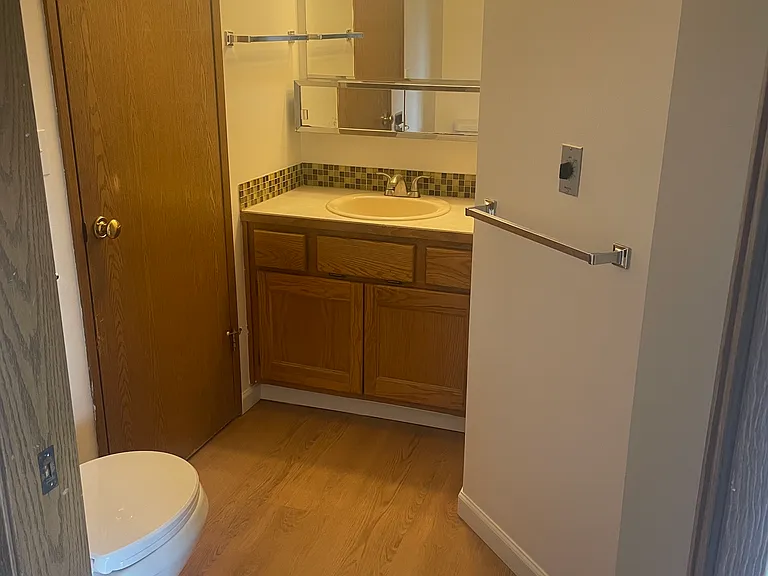 9741 Woodlawn Ave N #C — Photo 15