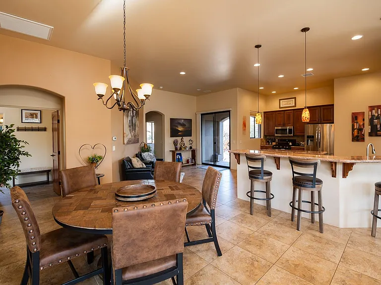 560 Rodeo Rd — Photo 18