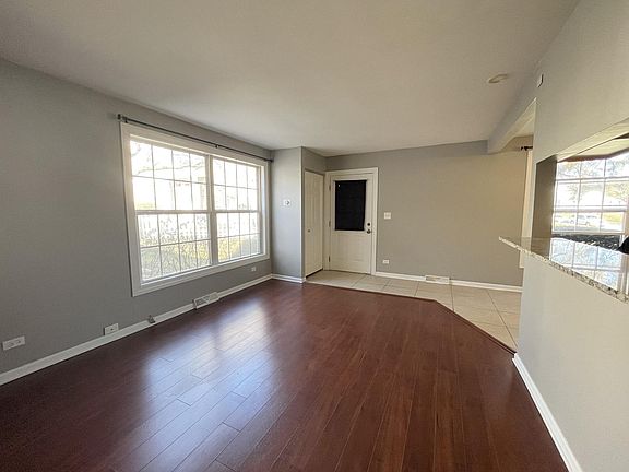 2nd image of 1246 Prairie Ave Unit B
