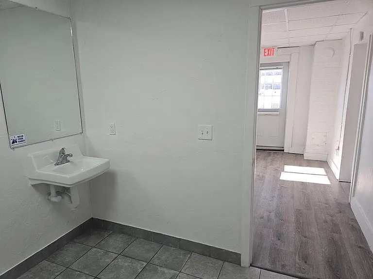445 Broad St — Photo 8
