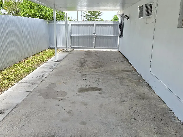 NW 141st St — Photo 38