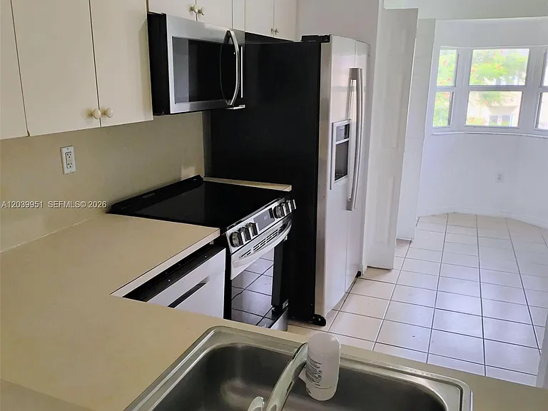 930 NE 34th Ave #202 — Photo 19