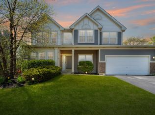 410 Gold Finch Cir, Lindenhurst, IL