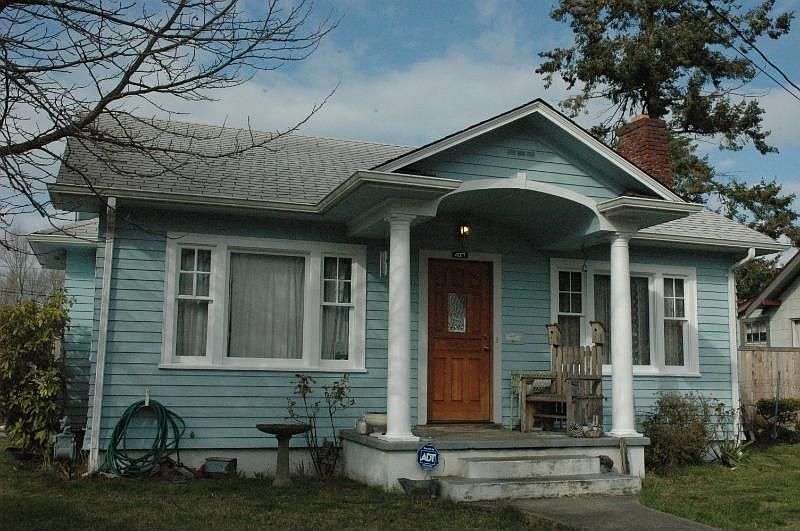 1st image of 4017 S Wright Ave