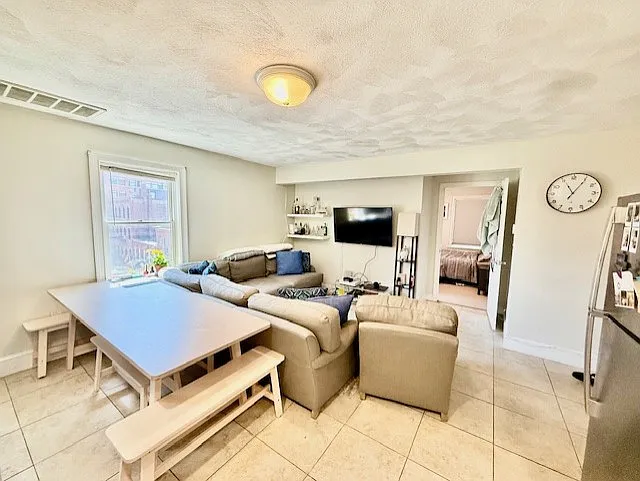 10 Harris St #5 — Photo 6