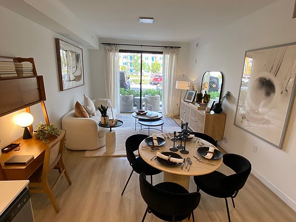 4th image of 400 NW 159th St #1-4