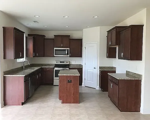 Kitchen View2
