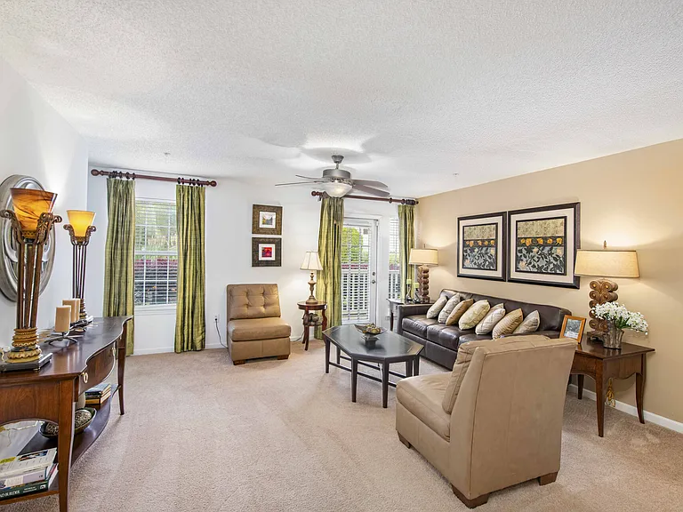 Hollis 7601 — Photo 19