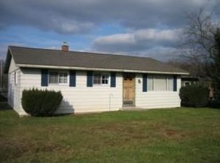 11 Louise Ave, Ephrata, PA 17522