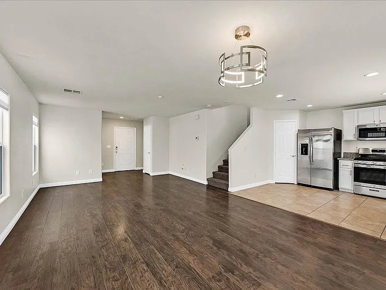 8755 Firecracker Ct — Photo 5