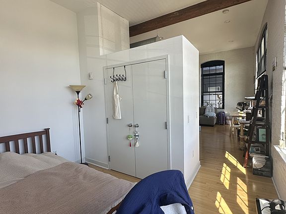 4th image of 36 Cromwell St #213