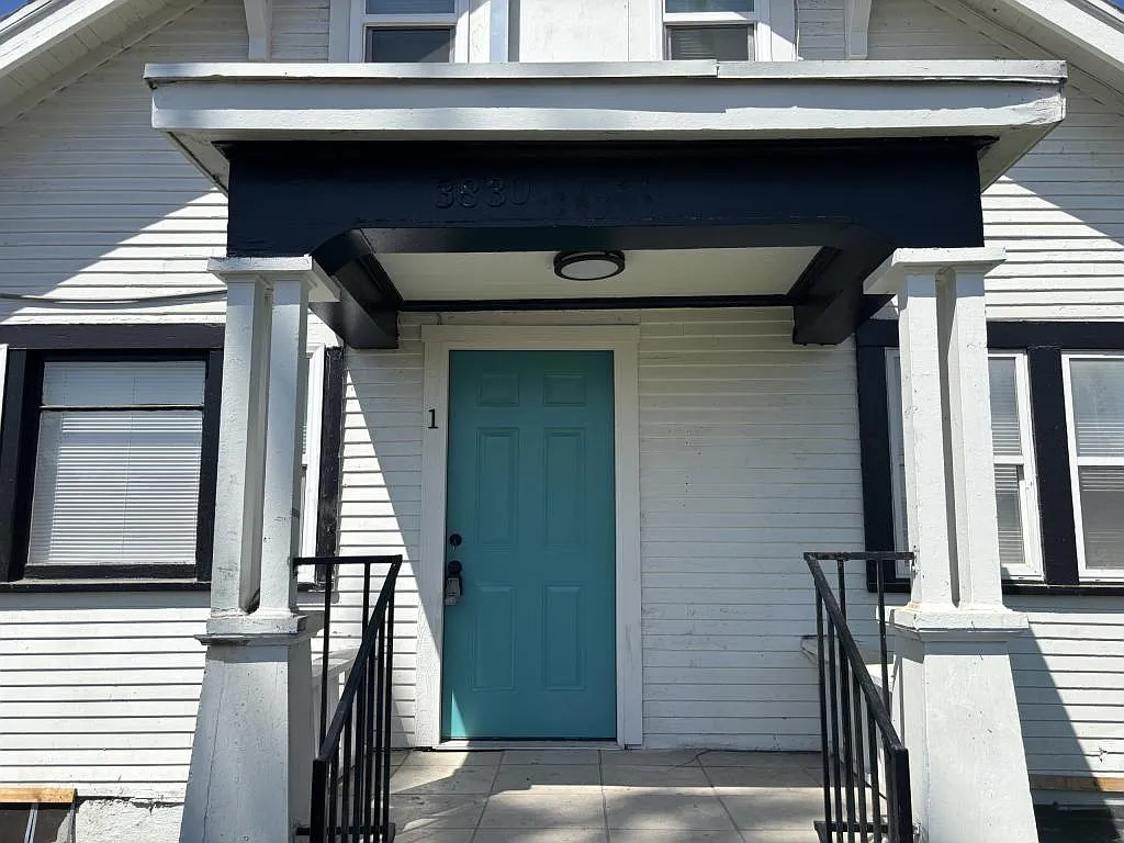 3830 41st St, unit 1 — Photo 1