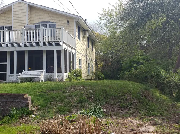 76 Carpenter Dr, South Kingstown, RI 02879