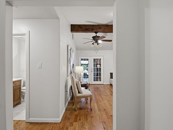 5th image of 1911 Wisteria Way