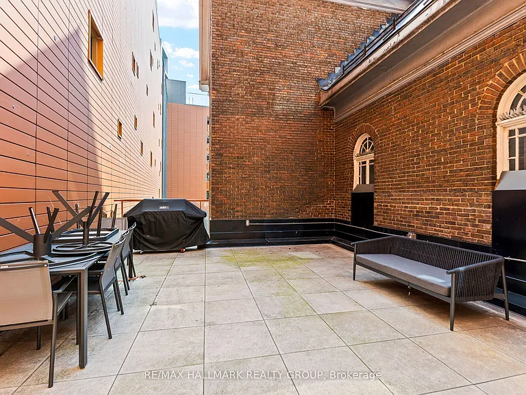 135 Barrette St #207 — Photo 32