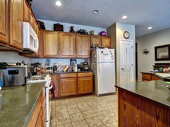 4th image of 2343 Bildad Dr