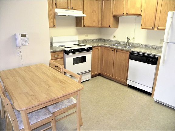 5th image of 605 Barrington Ave APT 236