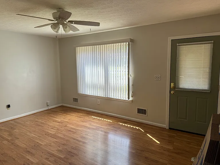 6526 Manassas Dr — Photo 3