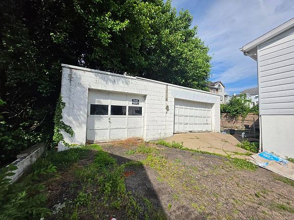 3rd image of 50 Mill Hill St