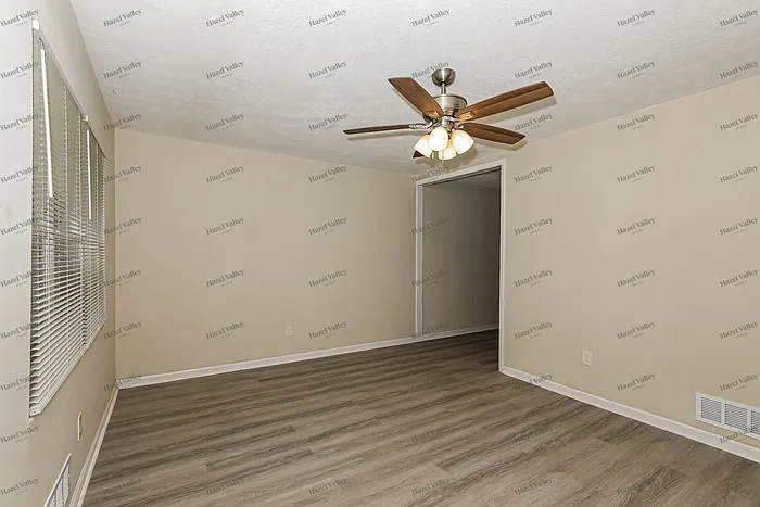 3 bed, 2.0 bath, 1040 sqft, $1,495 — Photo 4
