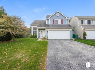 131 W Honeysuckle Dr, Round Lake Beach, IL