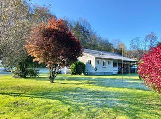 192 Triplex St, Pine Grove, WV 26419