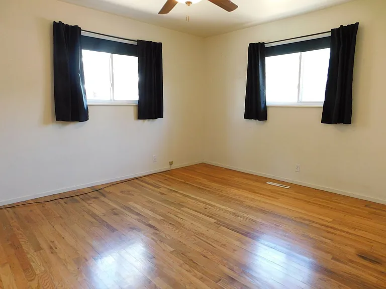941 Walnut Ave — Photo 8