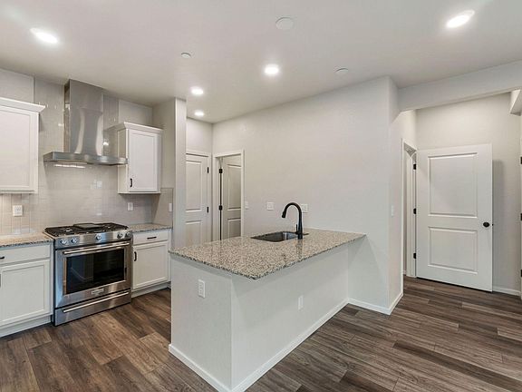 5th image of 2720 Barnstormer St #6