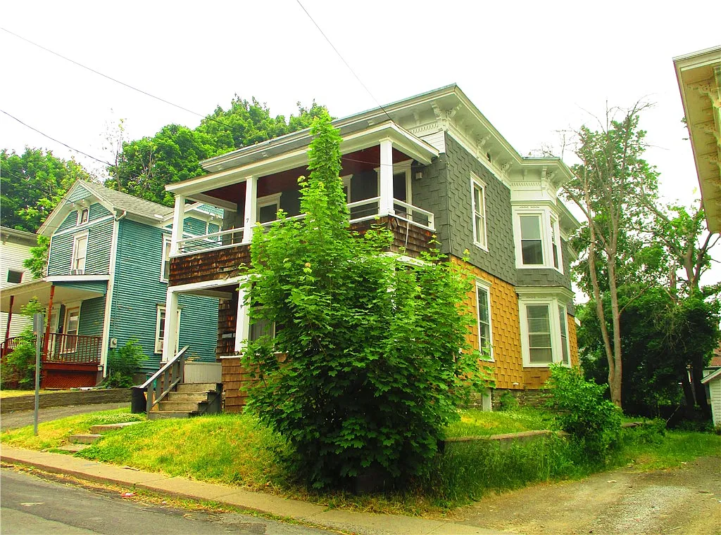 3 bed, 1000 sqft, $700 — Photo 1