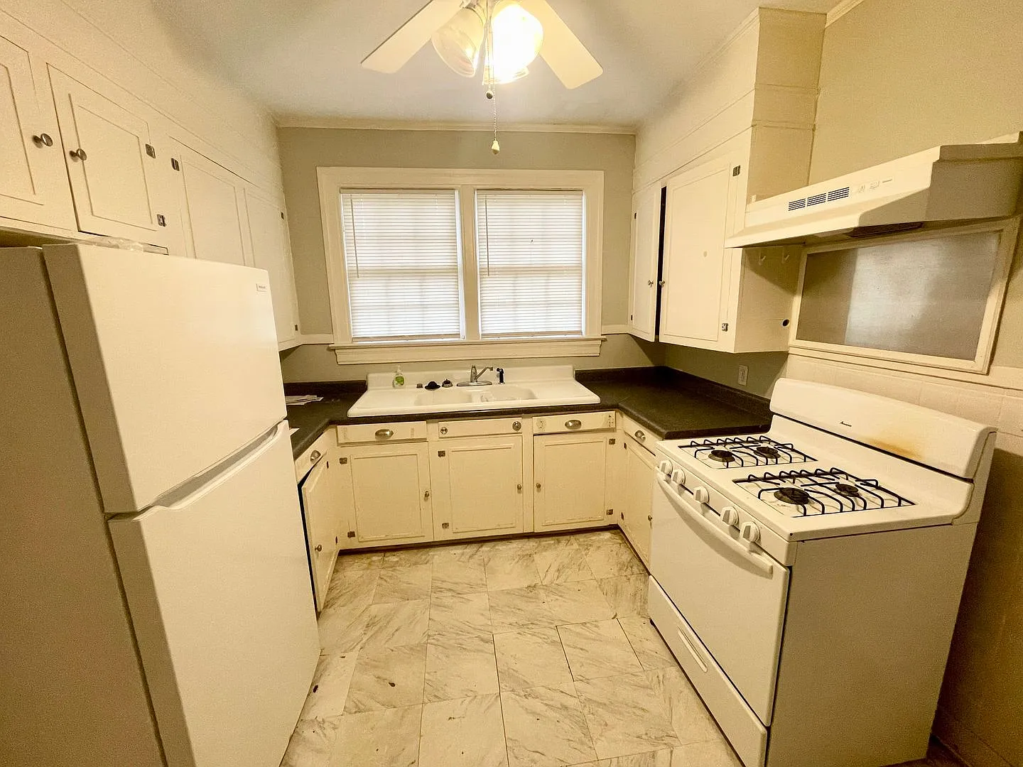 2 Bed/ 1 Bath Home in Fondren for Rent! — Photo 3