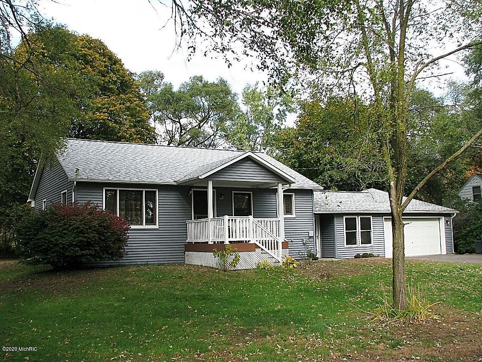 1st image of 1055 W Lakewood Blvd
