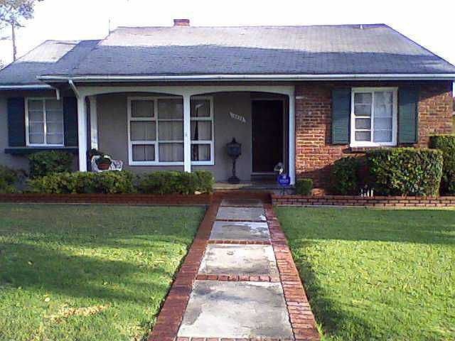 Front View To Corner House 
