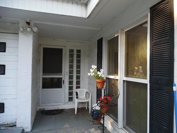 2nd image of 12 Farm Ln