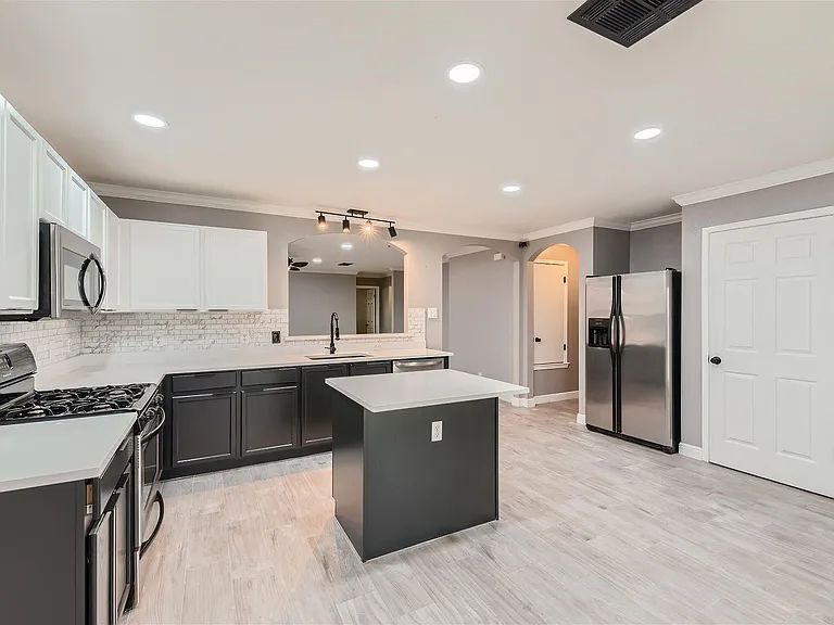 1803 Lloydminister Way — Photo 11