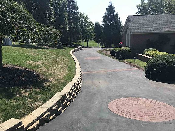 3rd image of 12 Nichols Dr